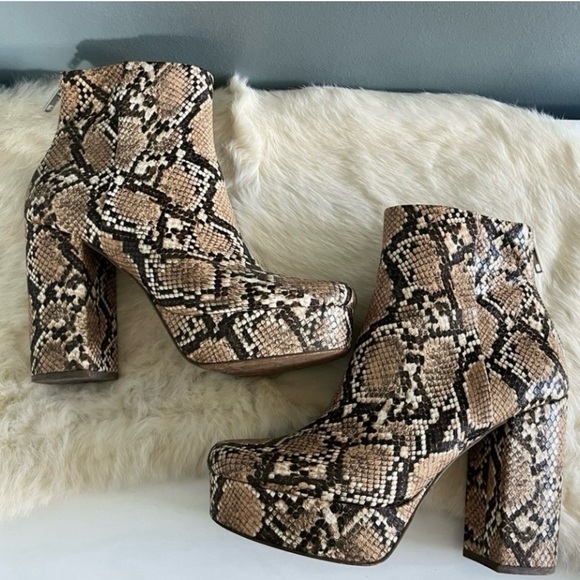 STEVE MADDEN Gusty Snake Print Platform Booties - Picture 2 of 13